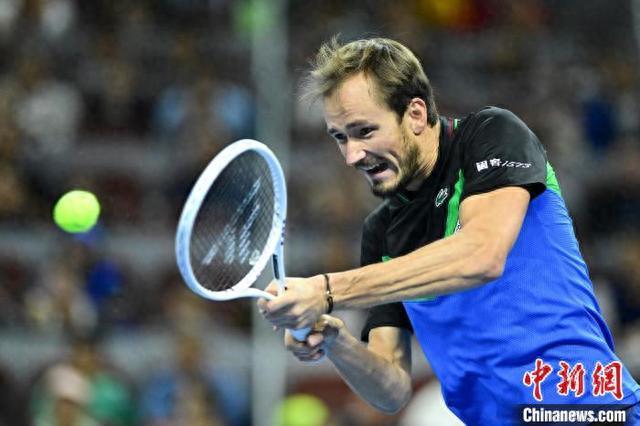 关于德国网球队轻取法国网球队,梅德韦杰夫关键制胜的信息 关于德国网球队轻取法国网球队,梅德韦杰夫关键制胜的信息