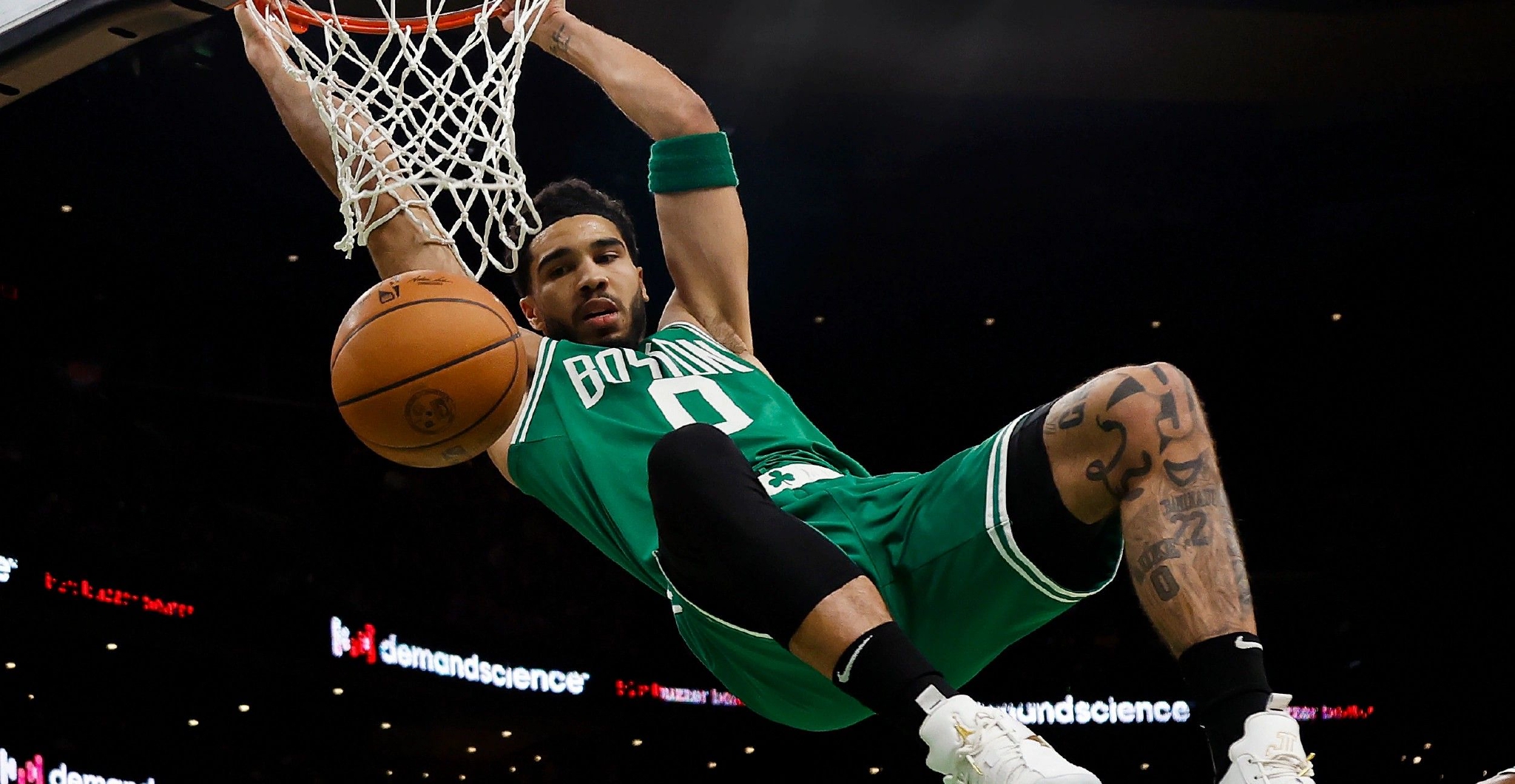 猛龙轻取步行者,福克斯绝境逆转 猛龙轻取步行者,福克斯绝境逆转