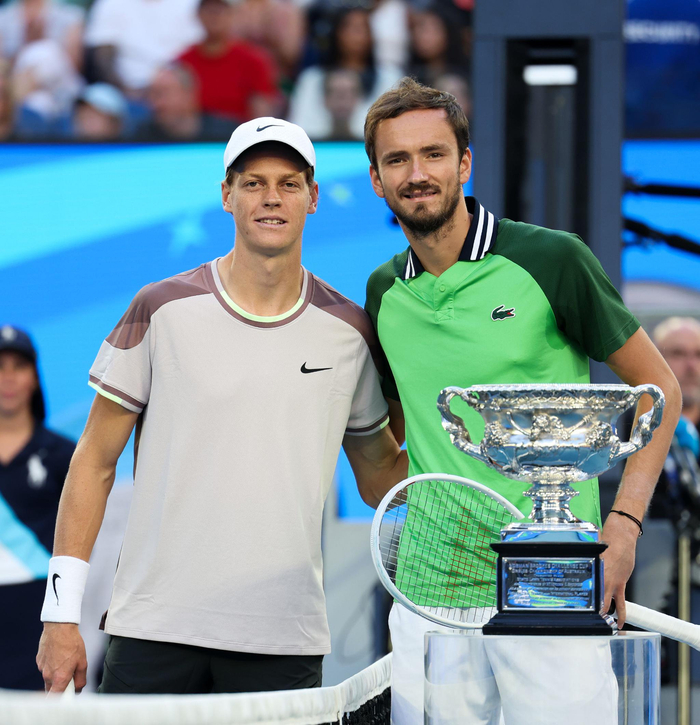 西班牙网球队逆转澳大利亚网球队，梅德韦杰夫关键制胜