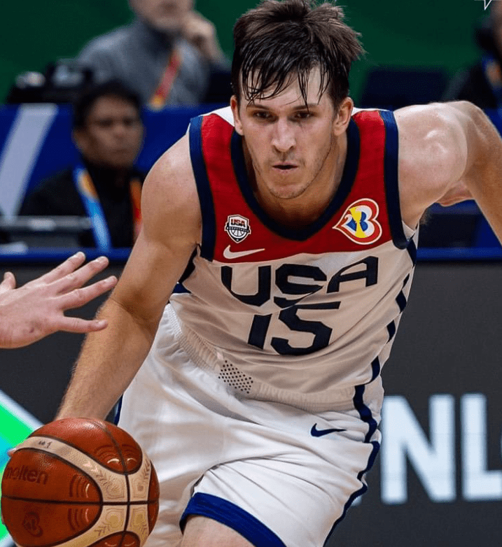 日本男篮血洗勇士B队，凯尔·库兹马三分雨点燃全场的简单介绍