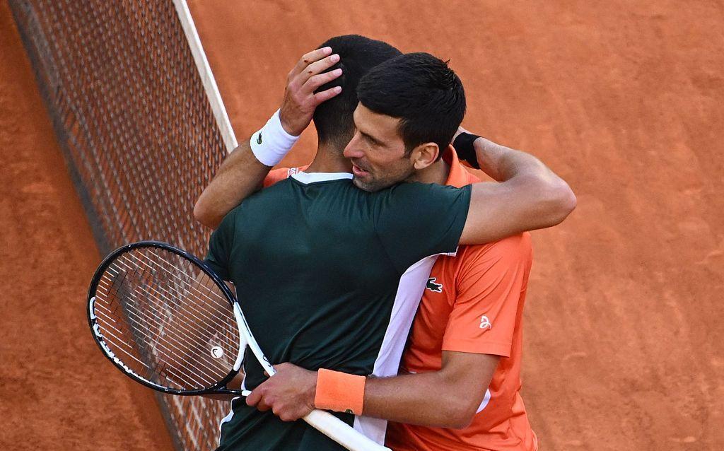 包含意大利网球队血洗欧洲网球队，德约科维奇爆发神勇的词条