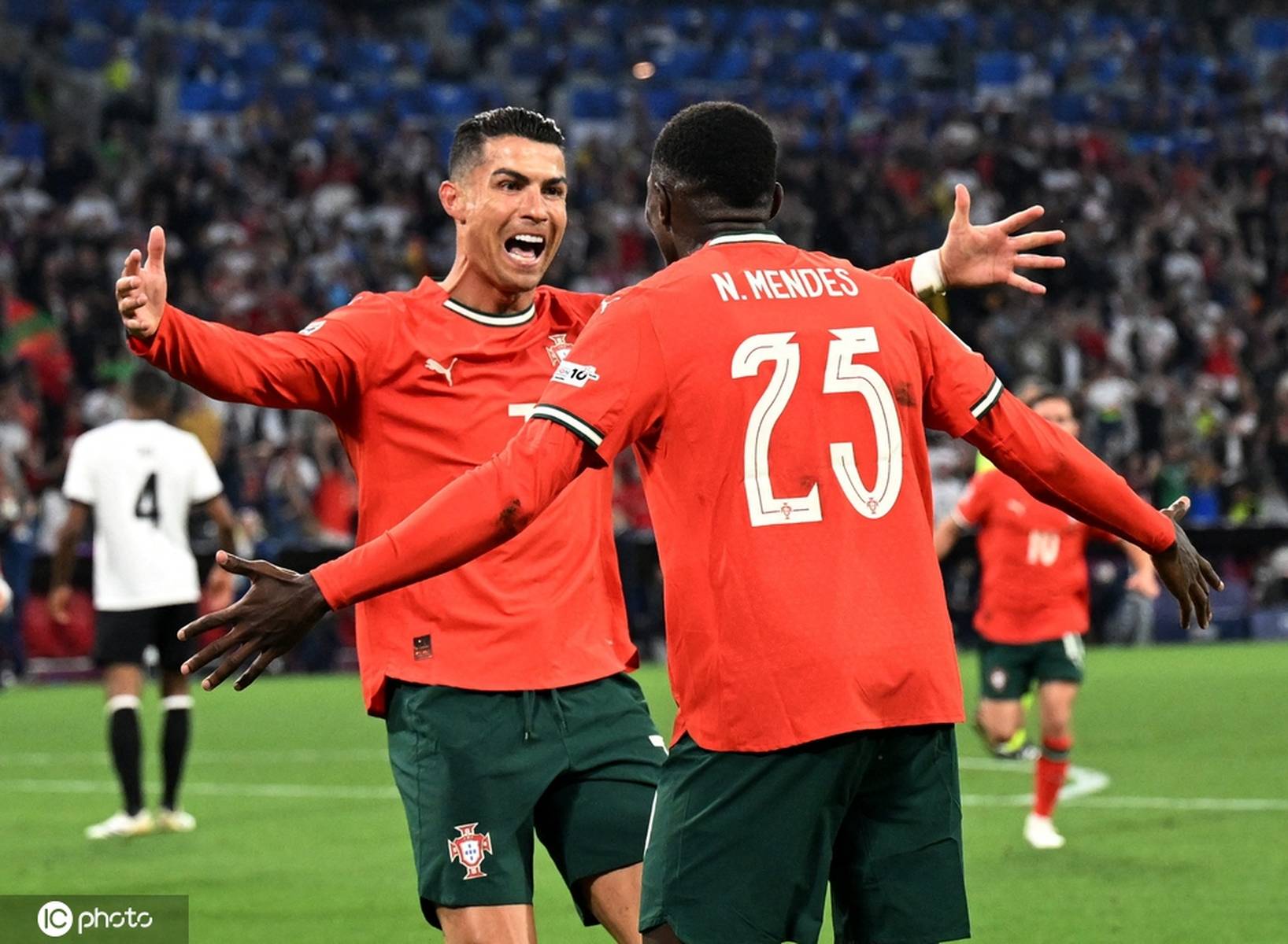 英格兰绝杀法国,C罗刷新纪录 英格兰绝杀法国,C罗刷新纪录