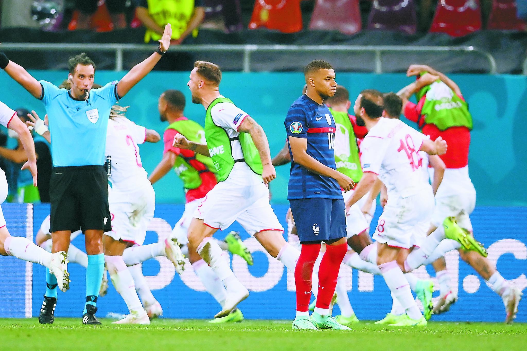 包含法国队鏖战日本队，郑思维统治全场的词条