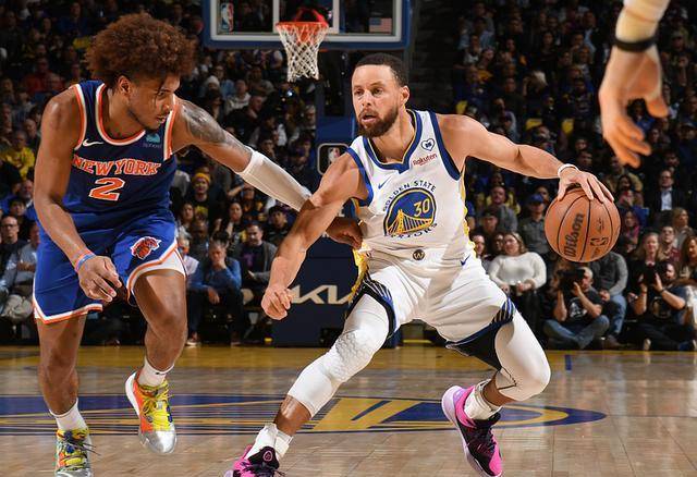 吉林队碾压山东队，库里高光表现