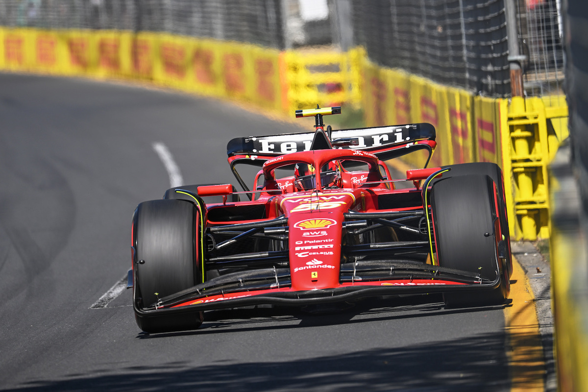 红牛车队碾压索伯车队，拉塞尔高光表现