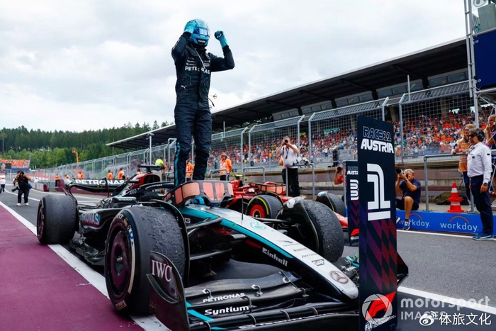 威廉姆斯翻盘梅赛德斯，塞恩斯统治全场