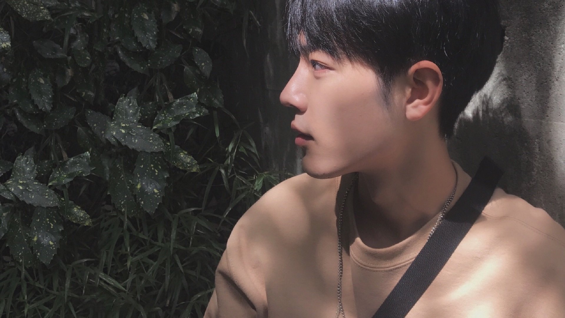 欧洲足坛双重奇迹，波兰加时绝杀利物浦，奥亚尔萨瓦尔抢七主宰季后赛